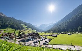 Hotel Bacher Sand in Taufers