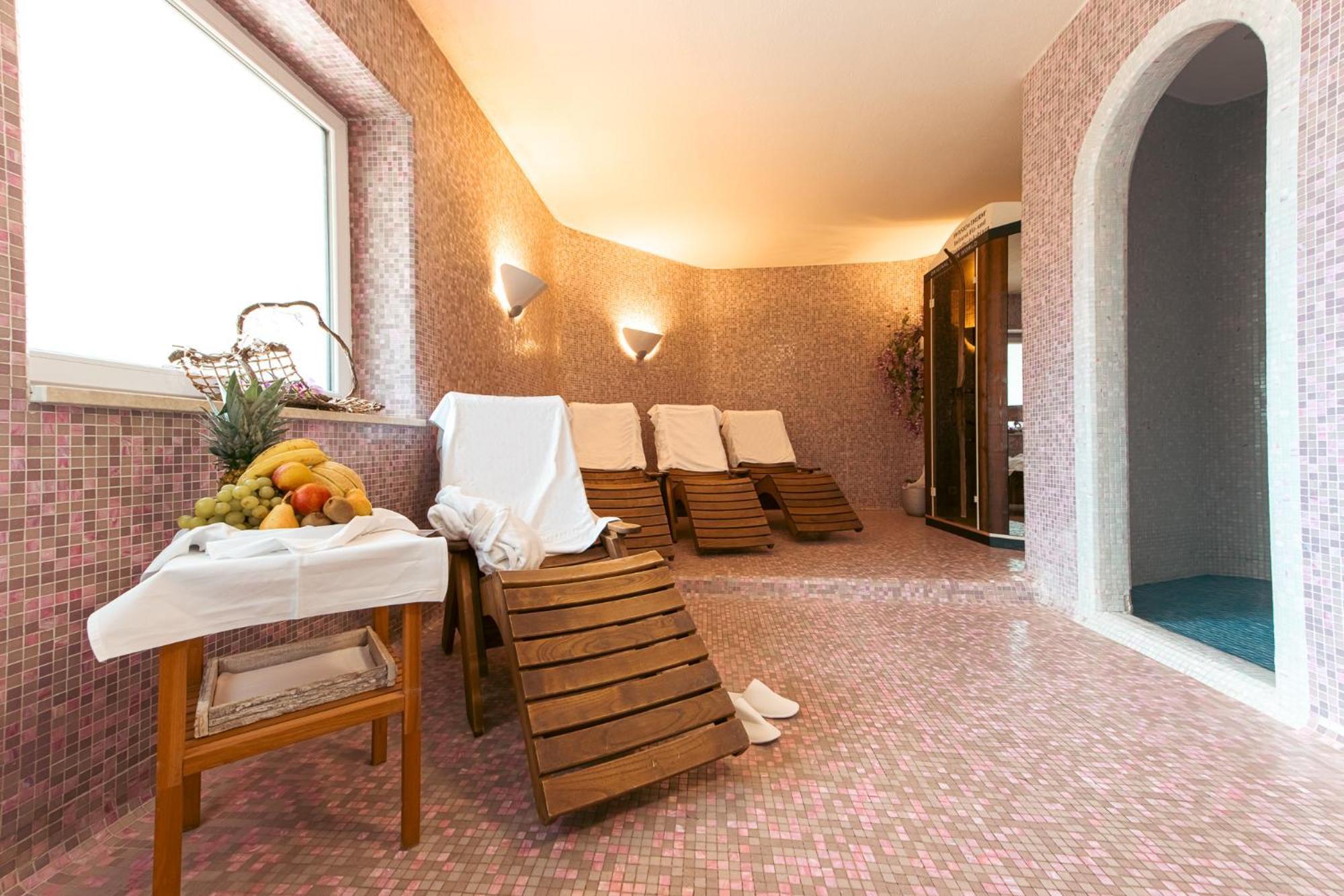 Hotel Bacher Rein in Taufers Exterior foto