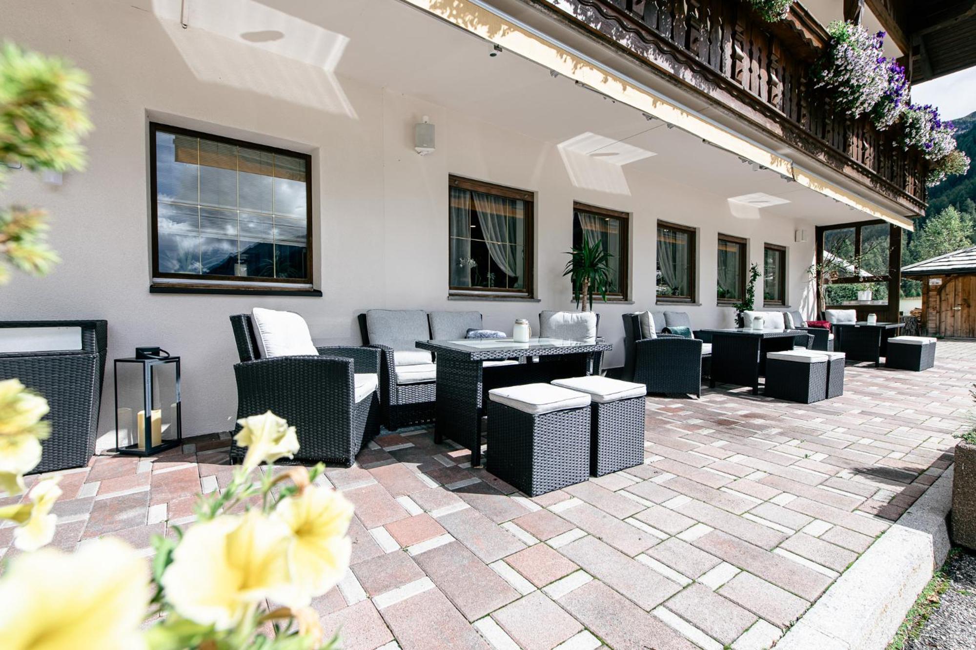 Hotel Bacher Rein in Taufers Exterior foto