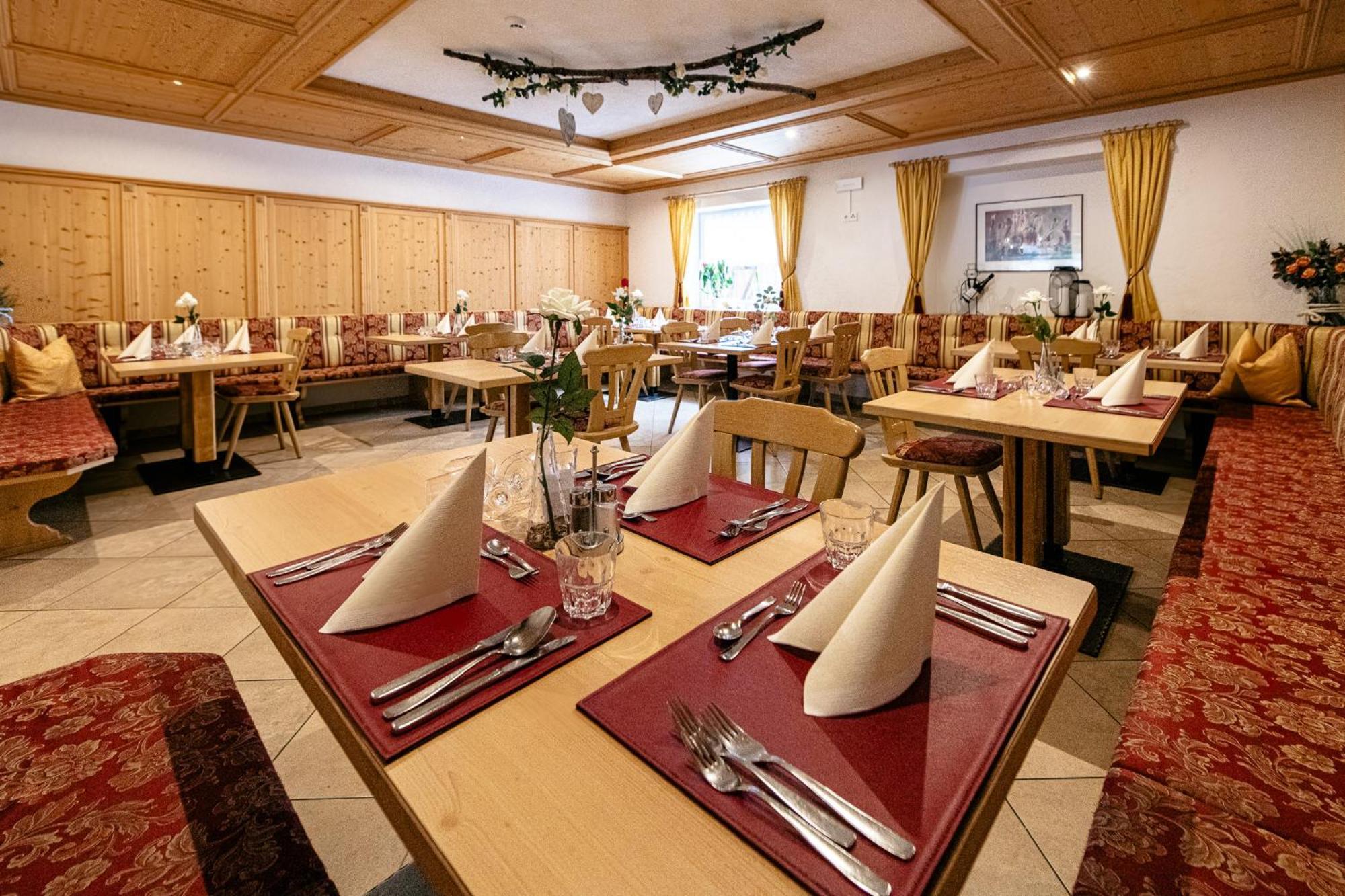 Hotel Bacher Rein in Taufers Exterior foto
