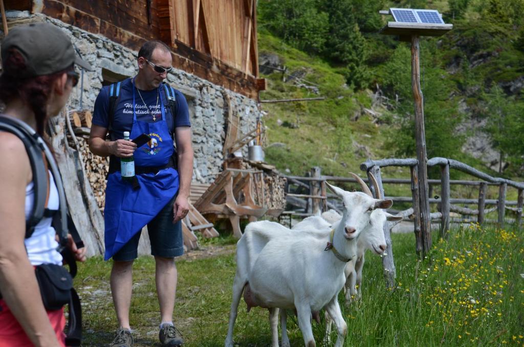 Hotel Bacher Rein in Taufers Exterior foto
